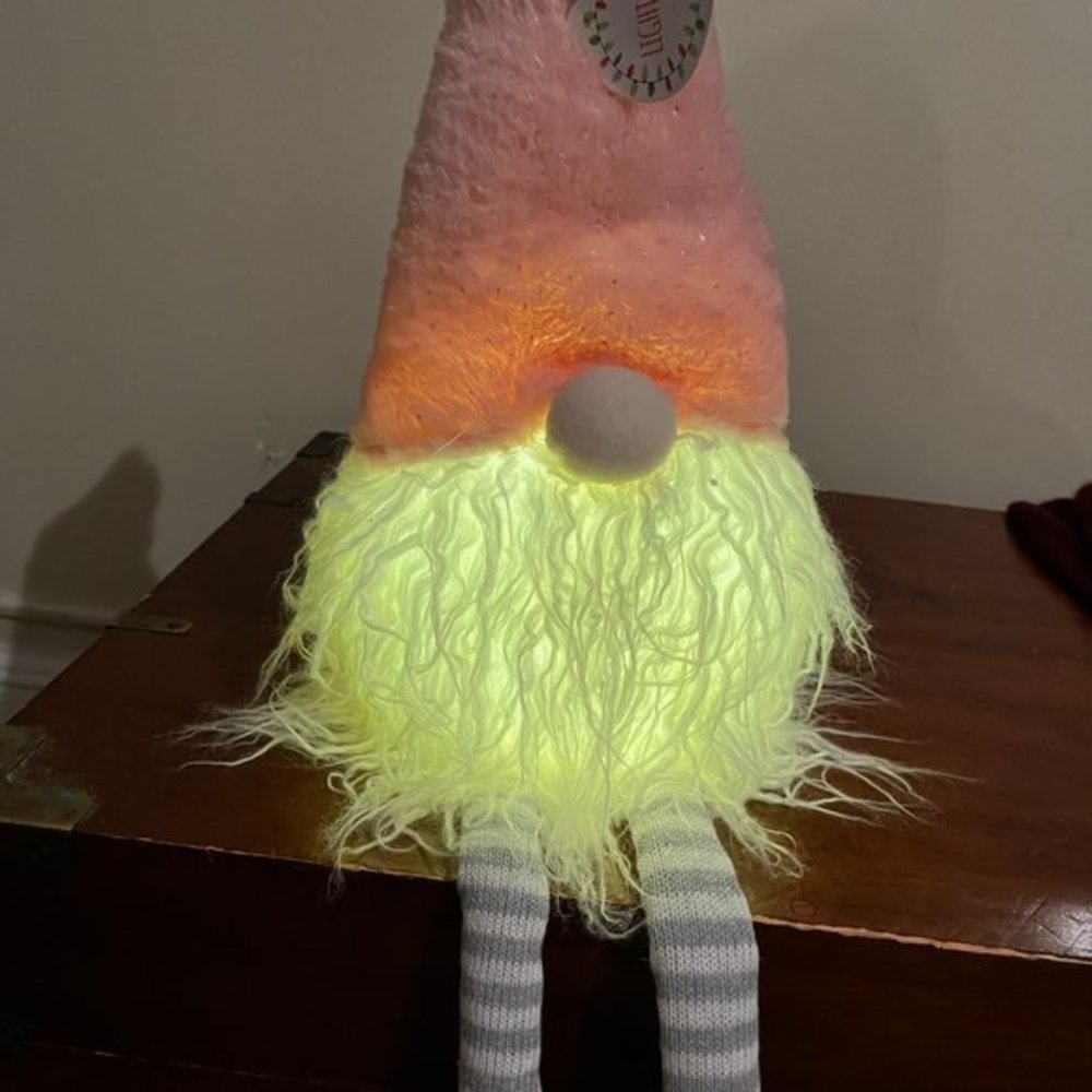 Gnome that Lights Up (Large) (new with tags) (xlist) (kt)‎ - Picture 4 of 10